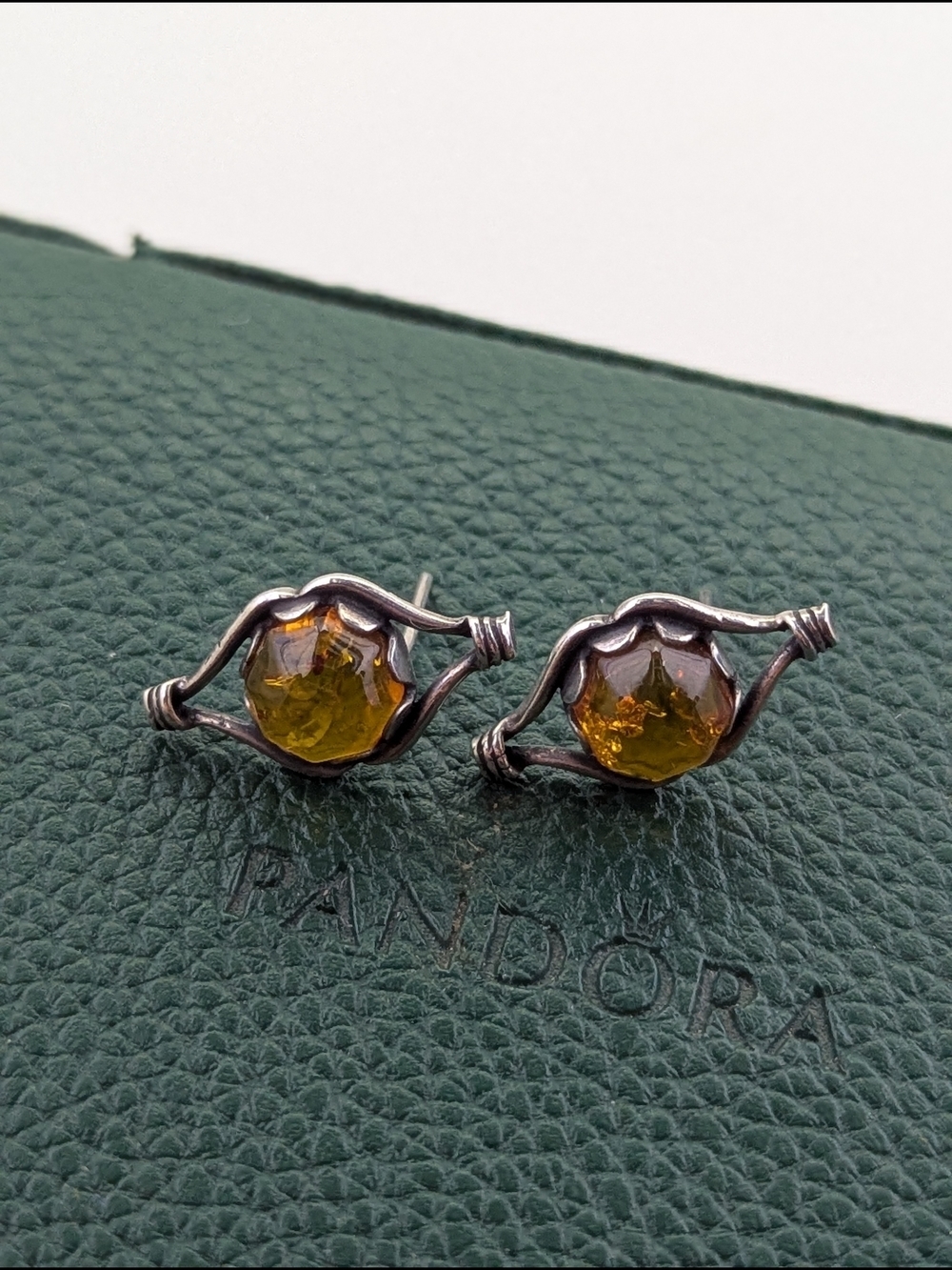 ✨ Vintage Artisan Sterling Silver & Rose Cut Amber Stud Earrings ✨